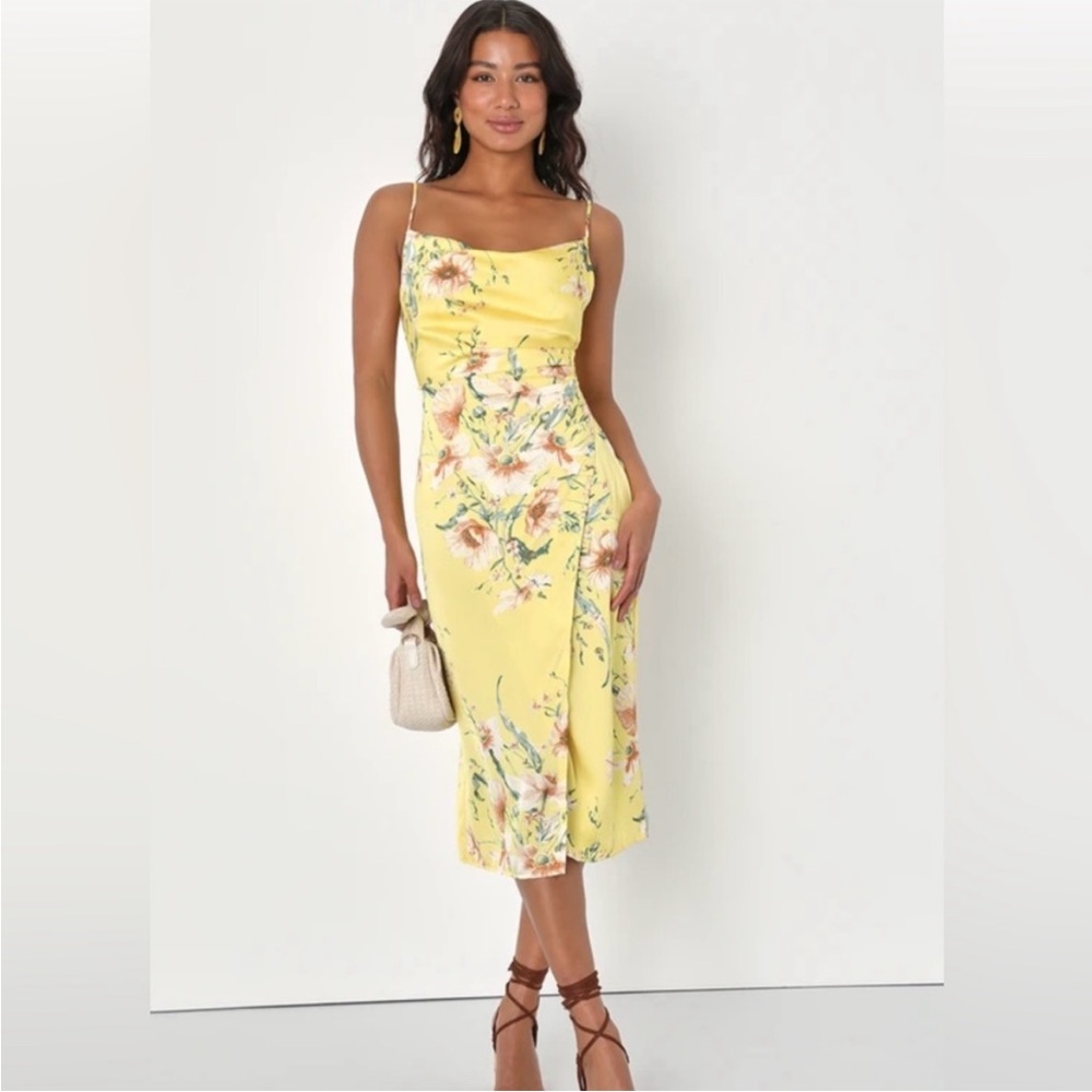 Lulu’s yellow floral dress. Size Large